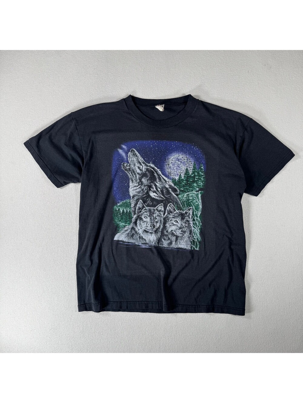 Vintage 90s Paper Thin Wolf Nature T-Shirt Size L Crop Fit